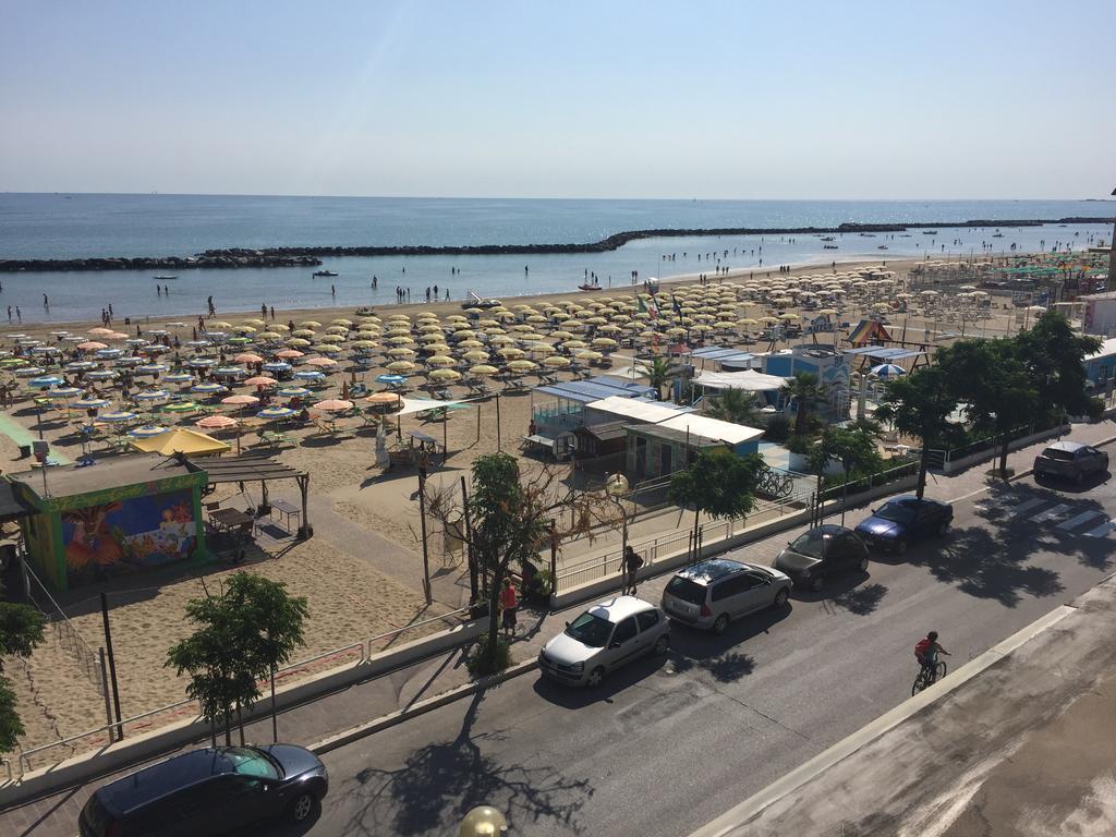 Hotel Ridens Rimini Exterior foto